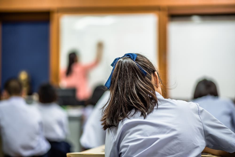 นักเรียนกำลังทบทวนว่าคณิต ม.ปลาย เรียนอะไรบ้าง 