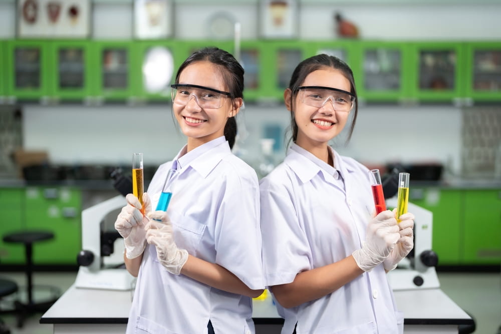 น้อง ๆ ที่ตั้งใจเรียนเพราะรู้ว่าคณะเภสัชศาสตร์ ใช้คะแนนวิทยาศาสตร์เป็นหลัก